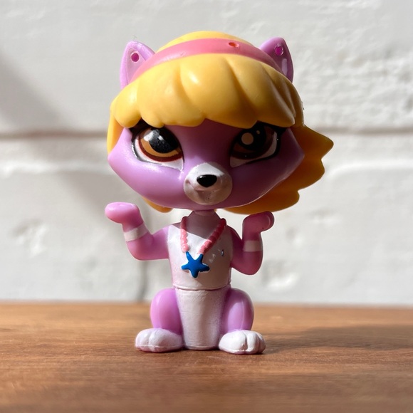 LPS Littlest Pet Shop Purple Cat with Removable Blonde Hair - Picture 2 of 6